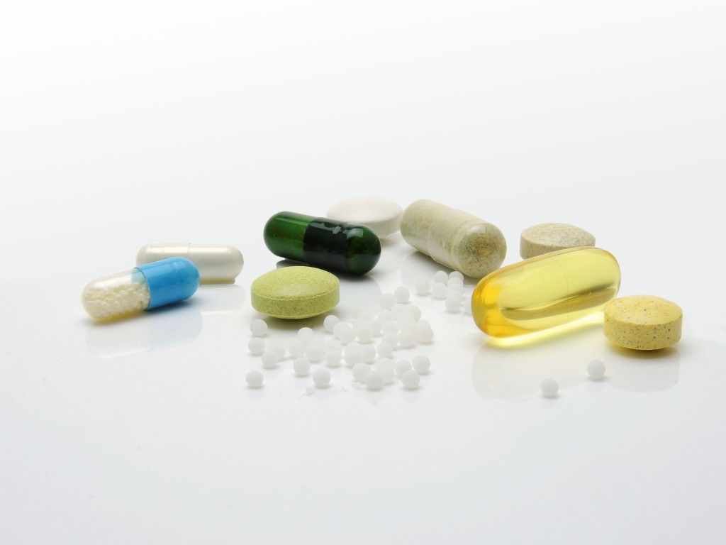 medicine-g3e00e7766_1920.jpg